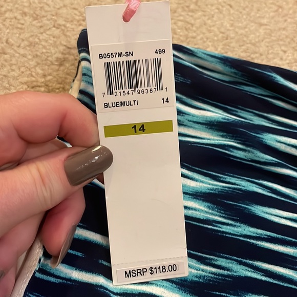 Kelly and Diane size 14 - Picture 3 of 5